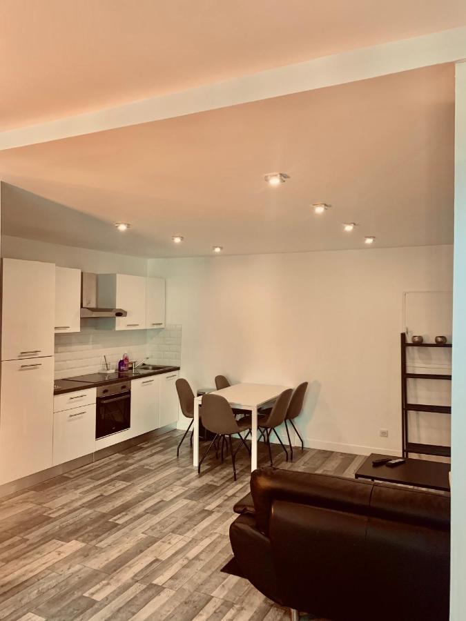 Superbe Appartement En Hyper Centre De Charleville מראה חיצוני תמונה